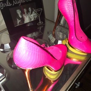 Brian Atwood neon pink snakeskin pumps!